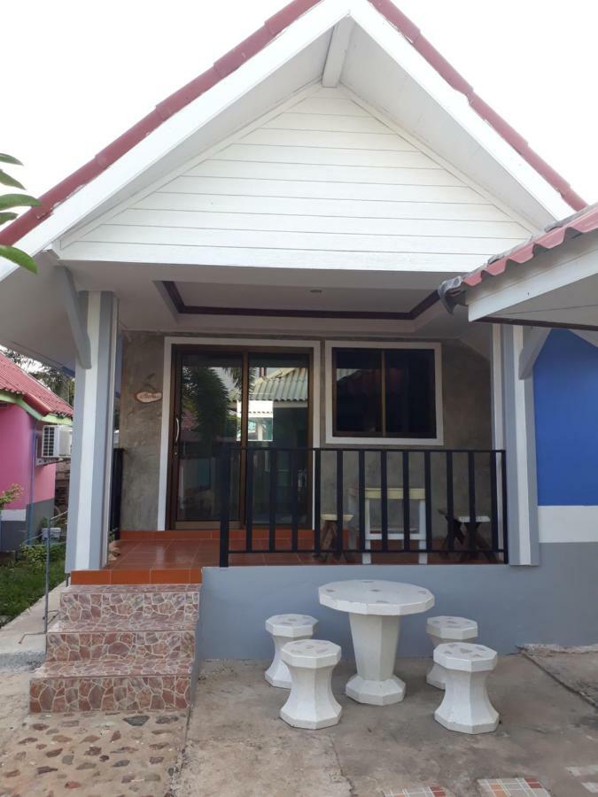 Poopreaw Koh Larn Apartment Exterior photo